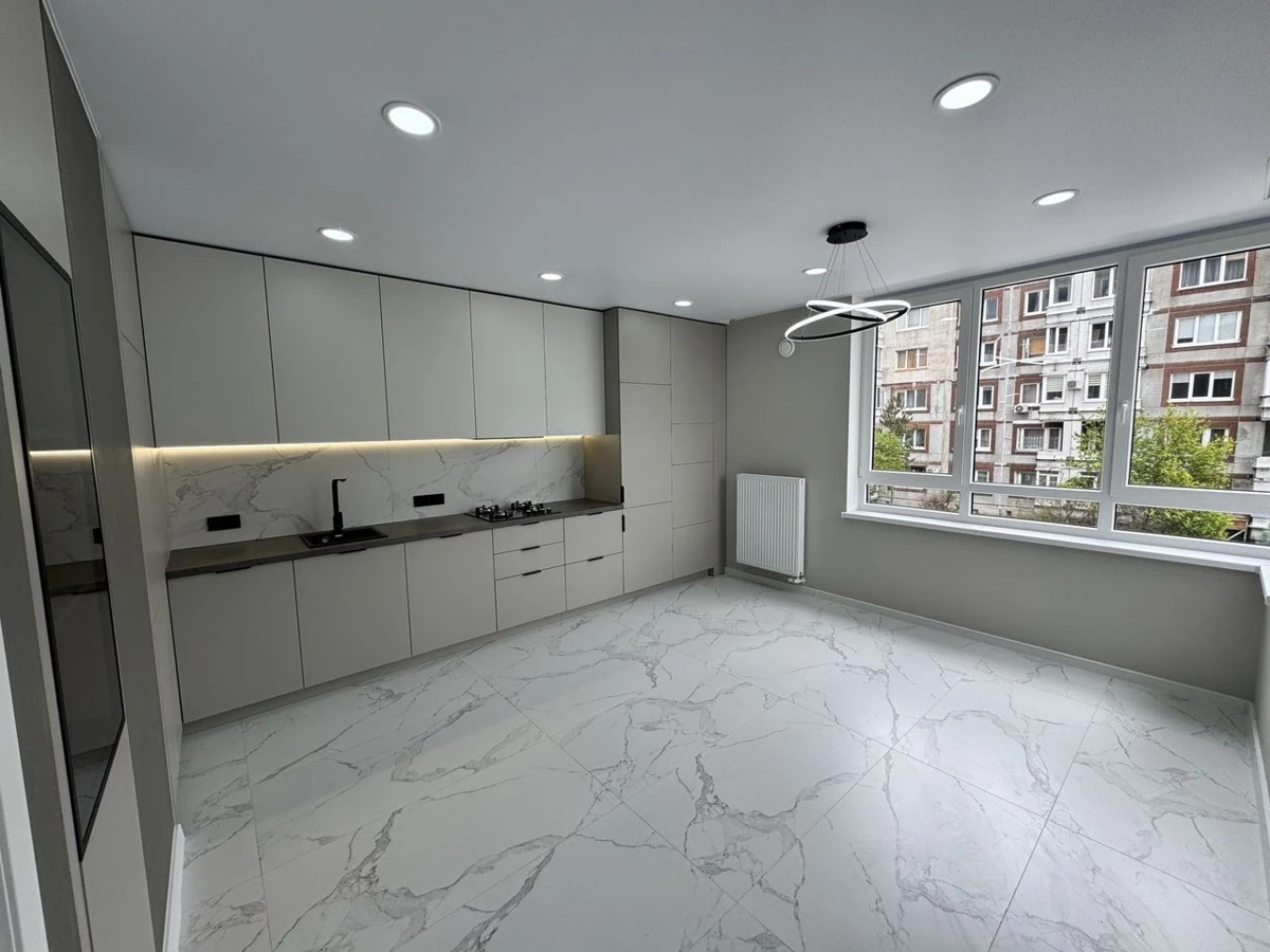 Трехкомнатная квартира в ЖК «Альпы»